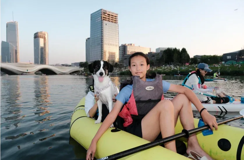 人宠同桨破浪，招商蛇口北京社群再添联动新玩法